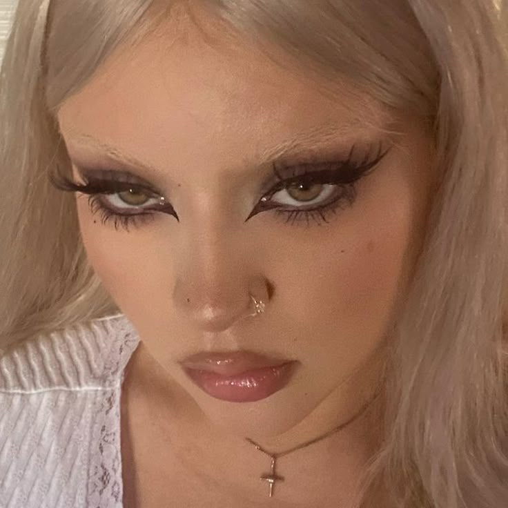 Look 16